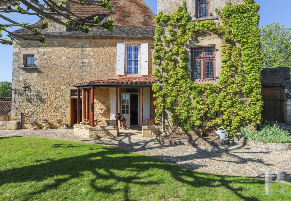 A 17th century family home in the royal bastide of Domme in the Dordogne - photo  n°4